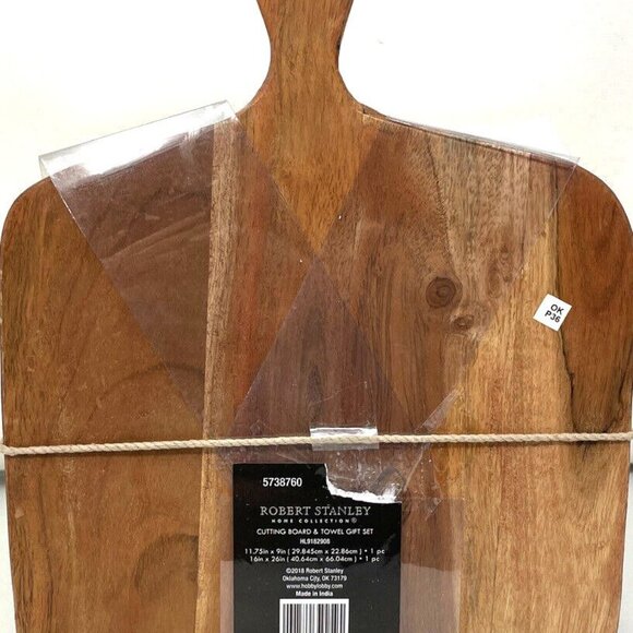 Robert Stanley Towel and Cutting Board Set Red Black Plaid Northwood Lodge NWT - Picture 4 of 7